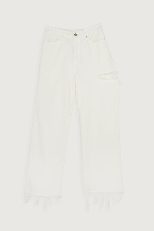 DISTRESSED WHITE JEANS