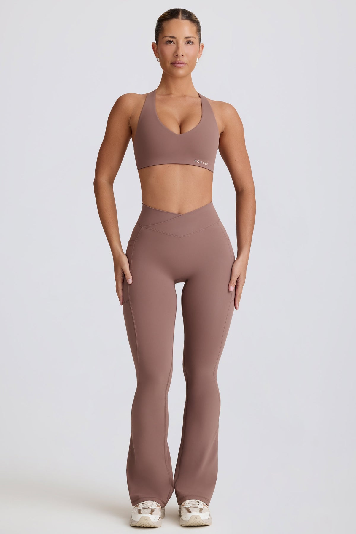 Soft Active V-Waist Pocket Flared Leggings in Mocha