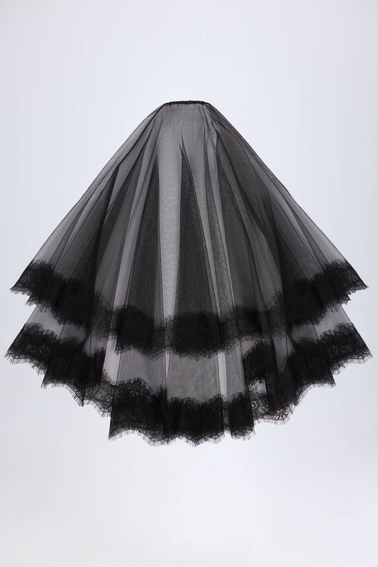 Lace-Trim Veil in Black