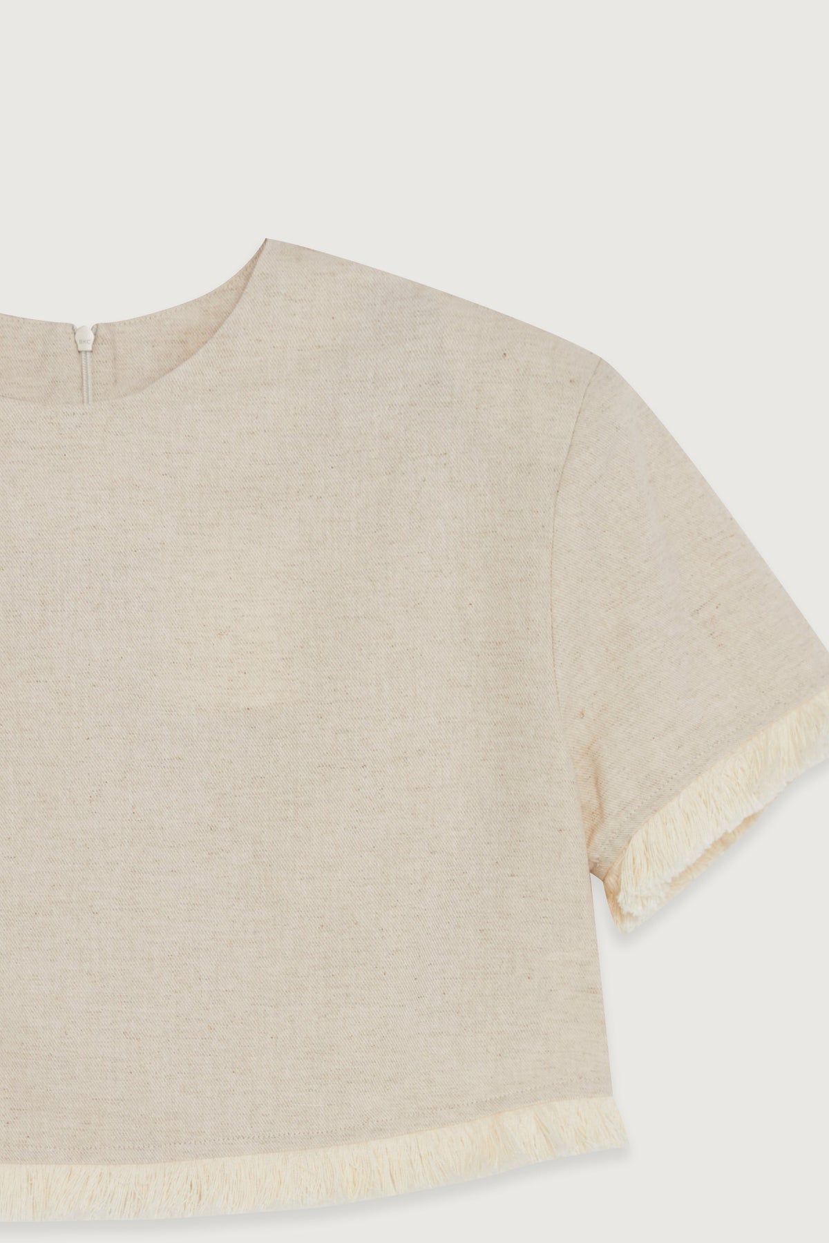 CROPPED TOP WITH FRINGED TRIMS