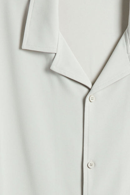 COLLARED SHORT SLEEVE SHIRT
