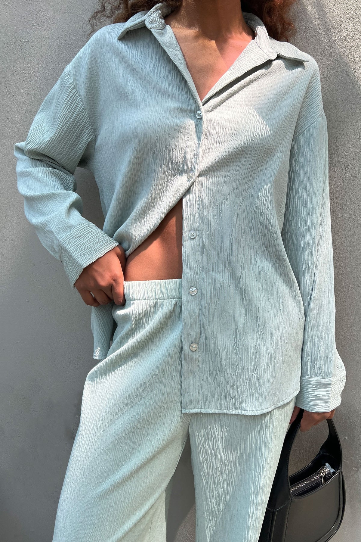 CRINKLE BUTTON UP