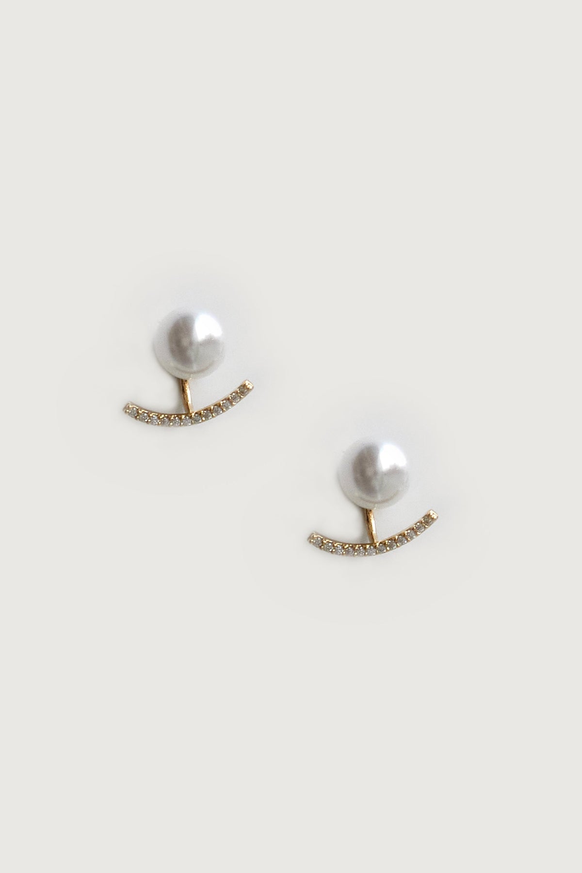 PEARL STUDS WITH GOLD DETAIL