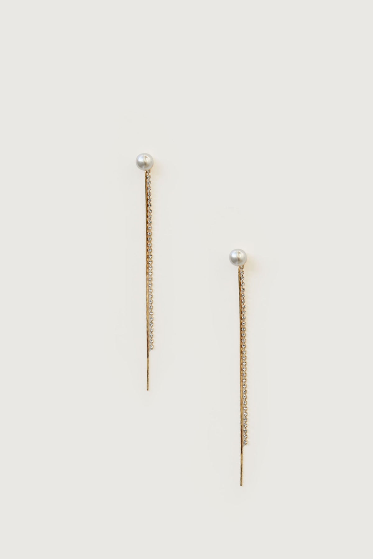 PEARL STUD WITH ZIRCONIA CHAIN