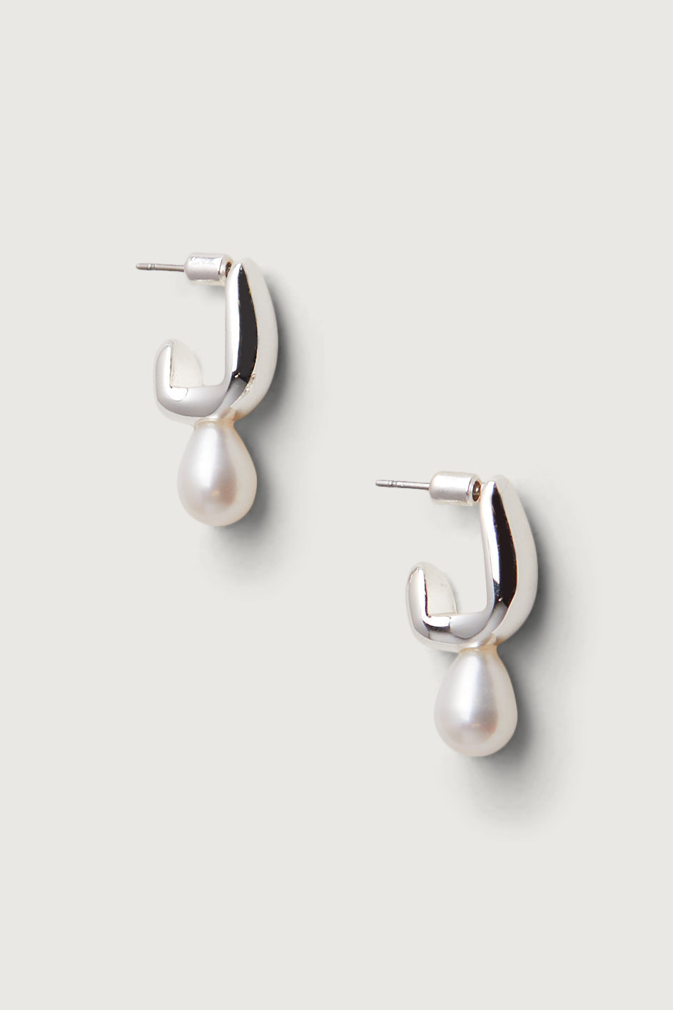 HOOP EARRINGS WITH WATER PEARLS