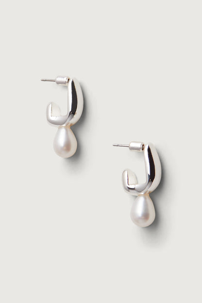 HOOP EARRINGS WITH WATER PEARLS
