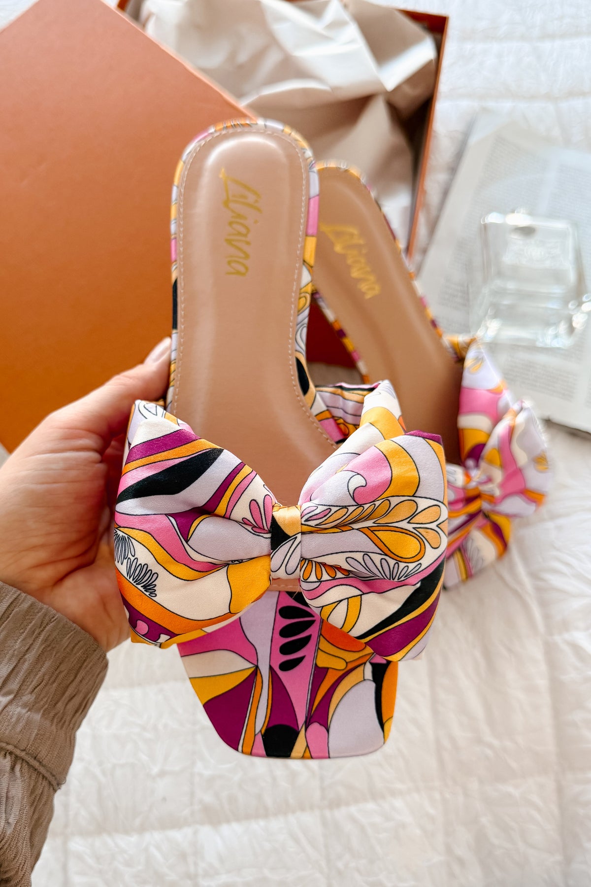 Boardwalk Bliss Square Toe Bowtie Sandals (Fuchsia)