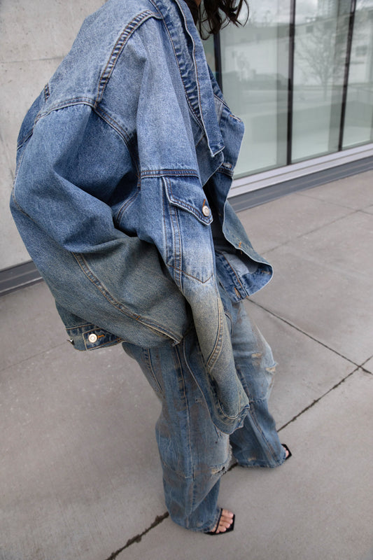 OVERSIZED VINTAGE DENIM JACKET