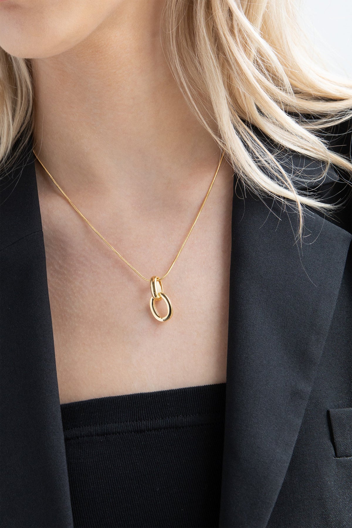 DOUBLE HOOP PENDANT NECKLACE