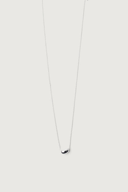 BEAN PENDANT NECKLACE