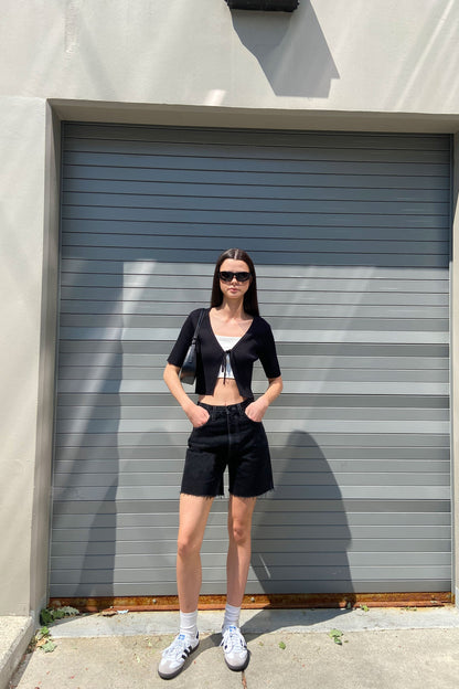 MID THIGH BLACK JEAN SHORT