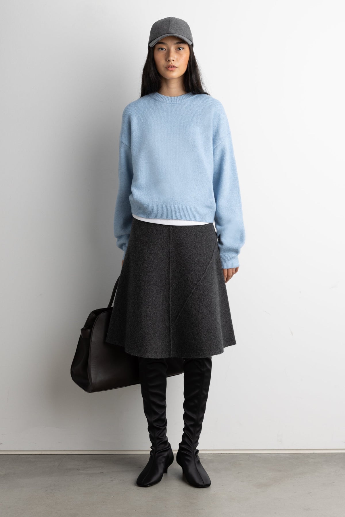CROPPED CREWNECK SWEATER
