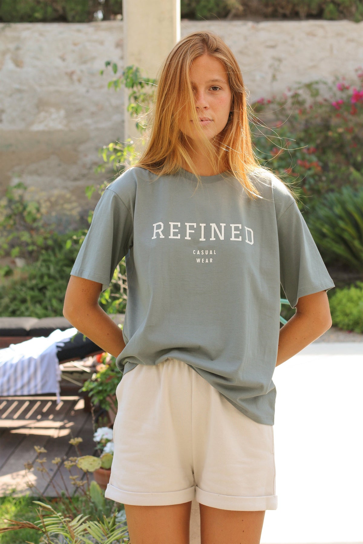 OVERSIZED GRAPHIC T-SHIRT