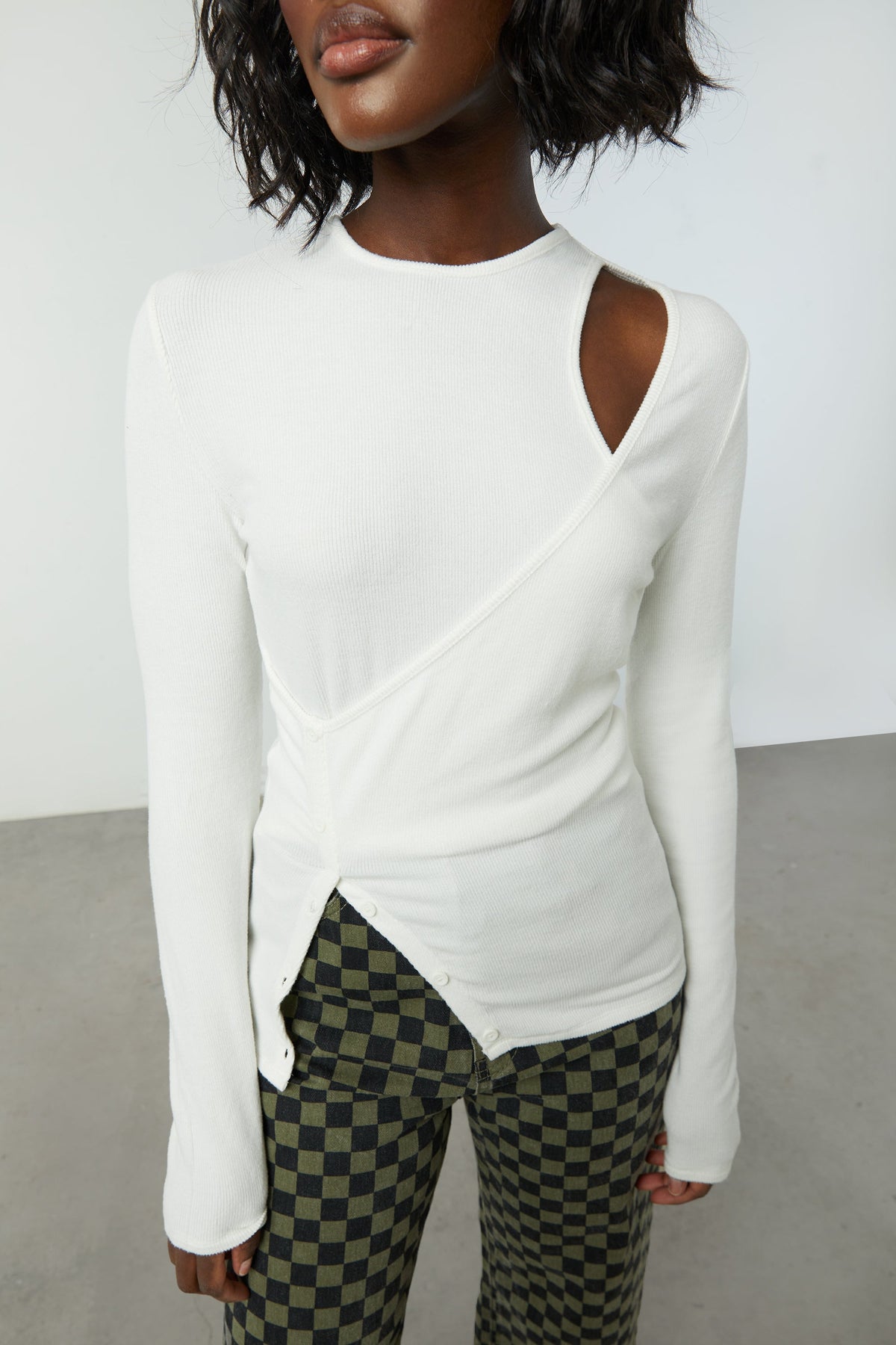 LAYERED TOP WITH CUTOUT