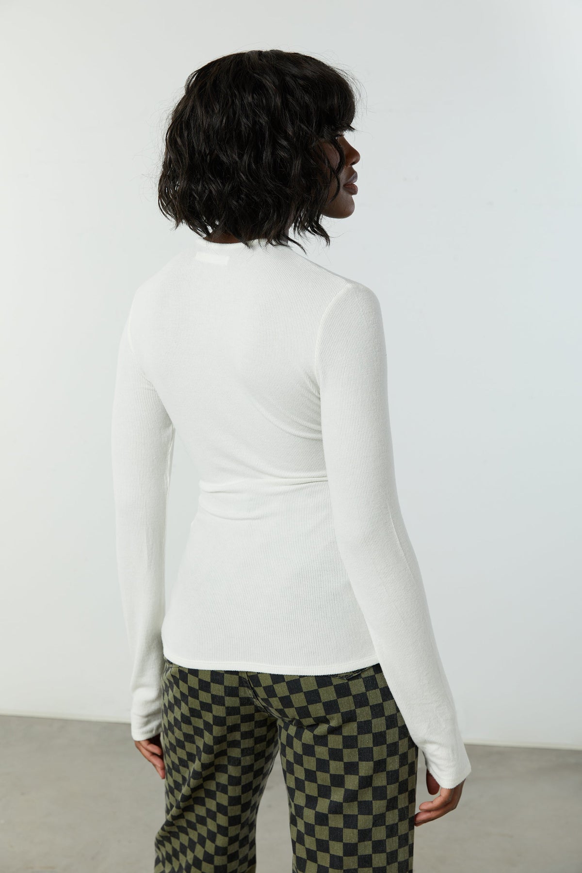 LAYERED TOP WITH CUTOUT