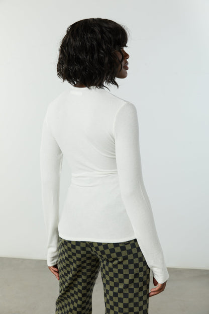 LAYERED TOP WITH CUTOUT