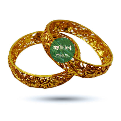 Gold plated bangle stack fashion accessory