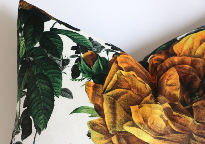 Oversized Roses Pillow Cover / Yellow and Green Velvet / 16x24 Velvet / Victorian Rose Pillow Cover - Annabel Bleu