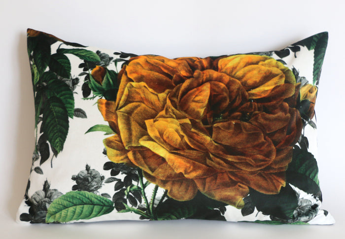 Oversized Roses Pillow Cover / Yellow and Green Velvet / 16x24 Velvet / Victorian Rose Pillow Cover - Annabel Bleu