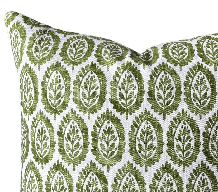 12x18 Lumbar / Charlotte Green